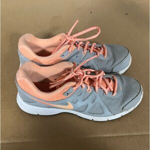 Nike tennis shoes in great condition